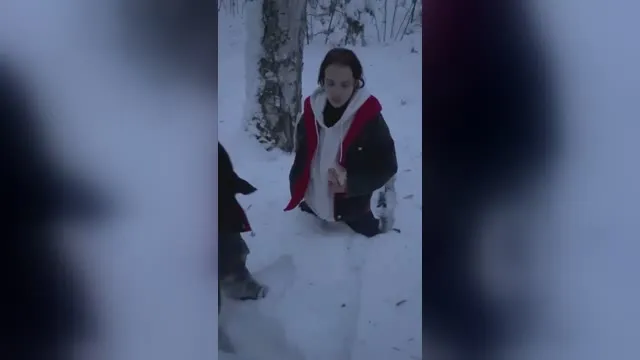 Русскую закладчицу заставили сосать хуй в мороз