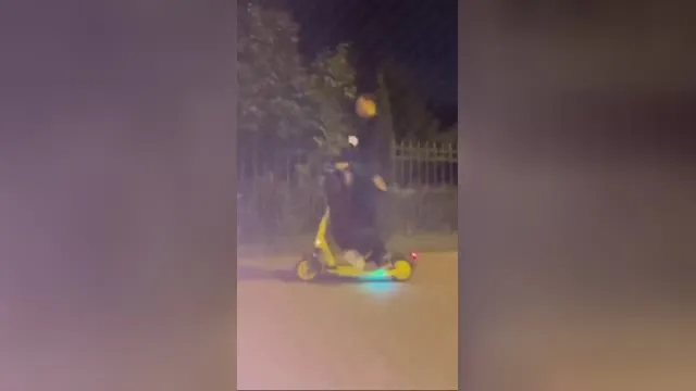 Rosyjscy studenci zdecydowali się na seks oralny podczas jazdy na hulajnodze